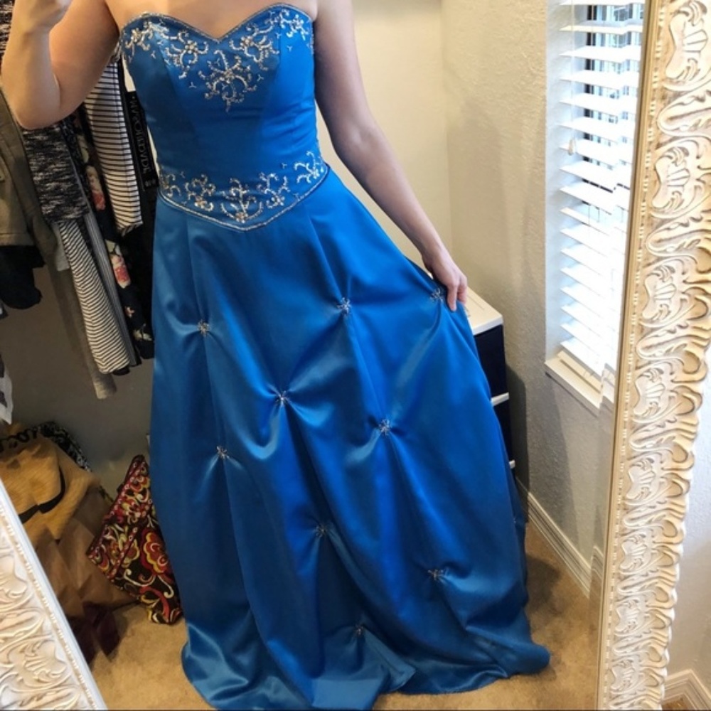 NWT Blue & Silver Beaded Prom Dress - size 9/10